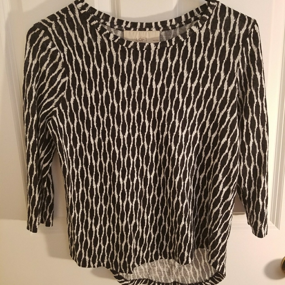 White and navy LOFT shirt